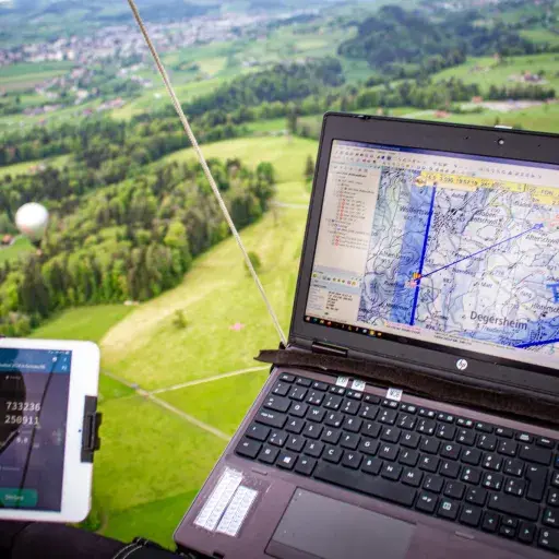 Cockpit im Ballon (Team Zeberli)